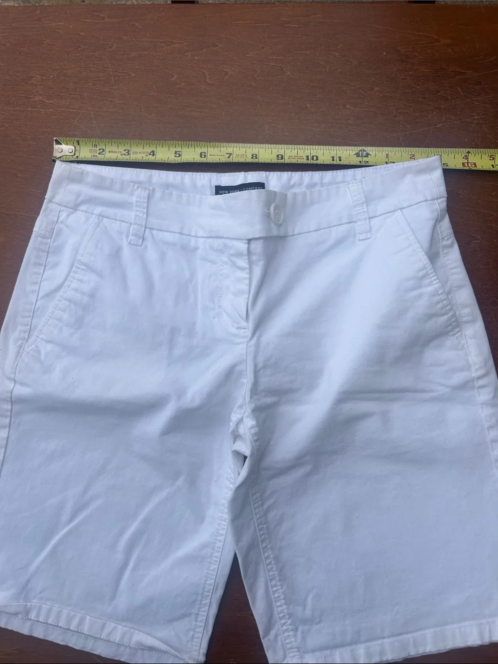 New York & Company White women’s Shorts Size 4 EUC